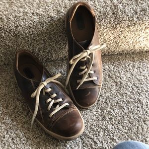 Born brand men’s leather casual shoe